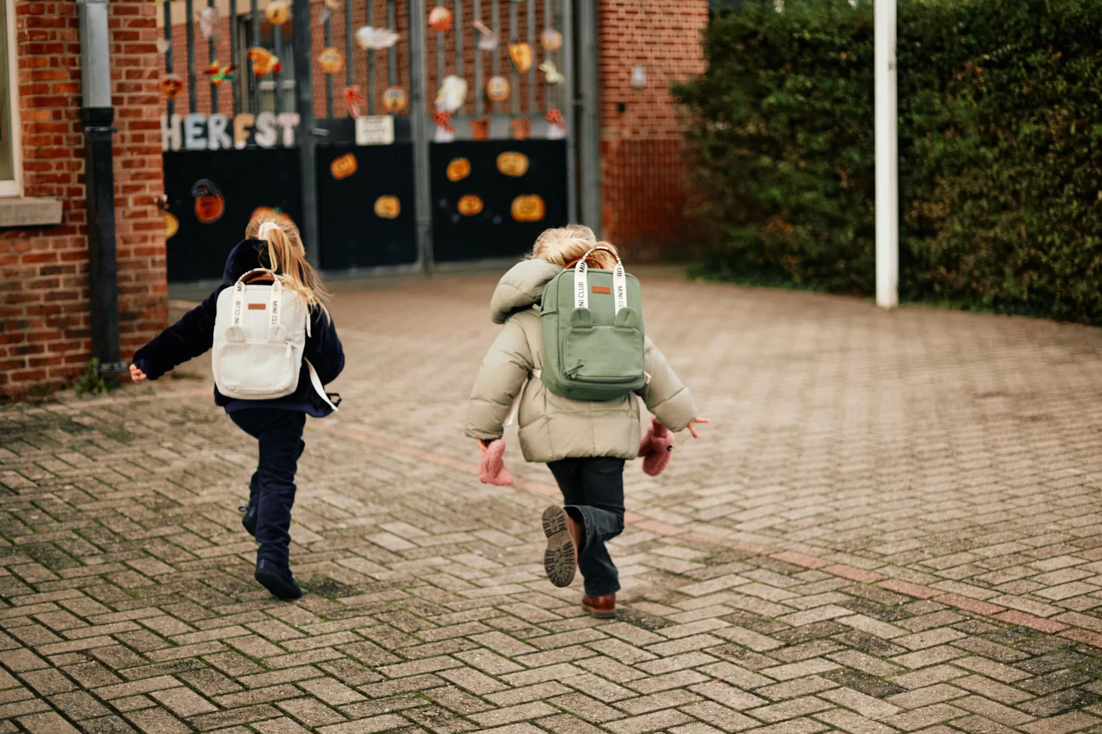 Shop Mini Club Sac a dos Enfant - Signature - Canvas - Off white Kids Bags | Signature Collection